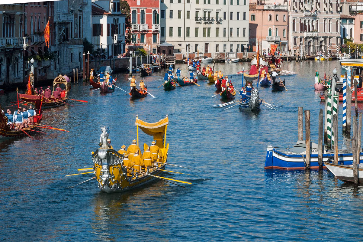 Suite-Regata-Storica
