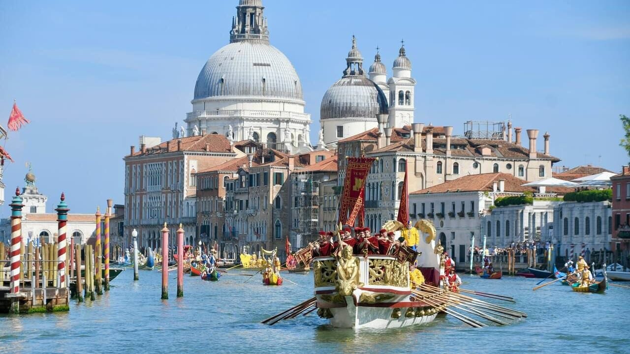 Suite-Regata-Storica